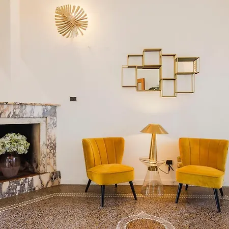 1013 * Forte dei Marmi